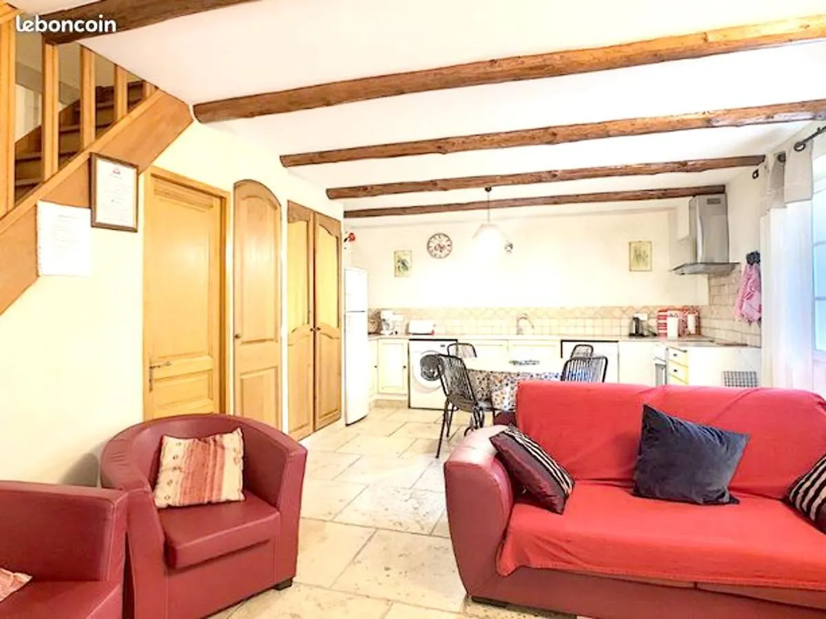 Maison Accueillante A Monteux Avec Piscine Partagee Holiday home